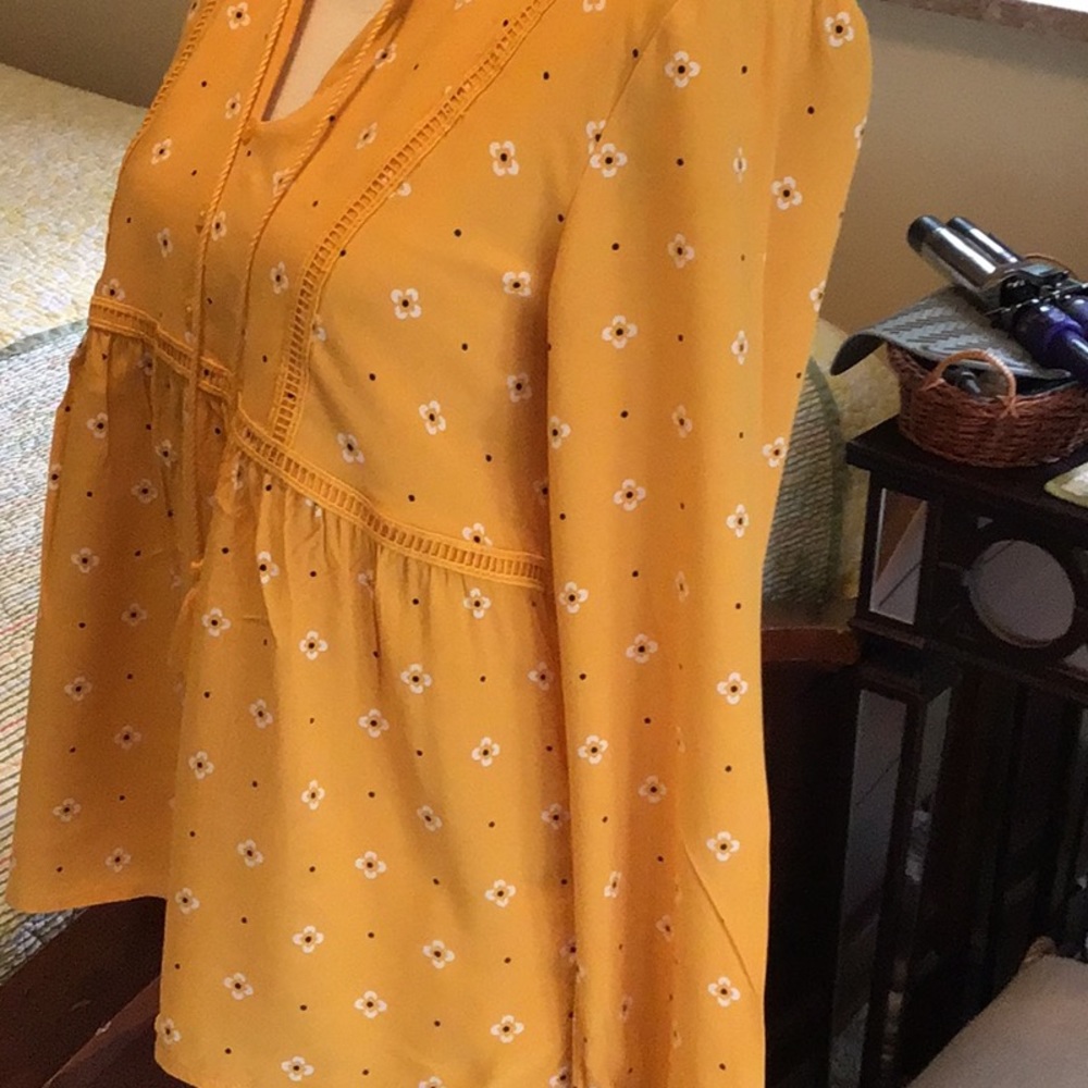 Top - Picture 5 of 9